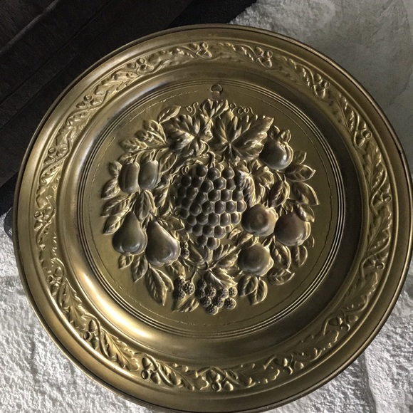 23” brass wall hanging. Excellent condition, like new - Picture 2 of 2